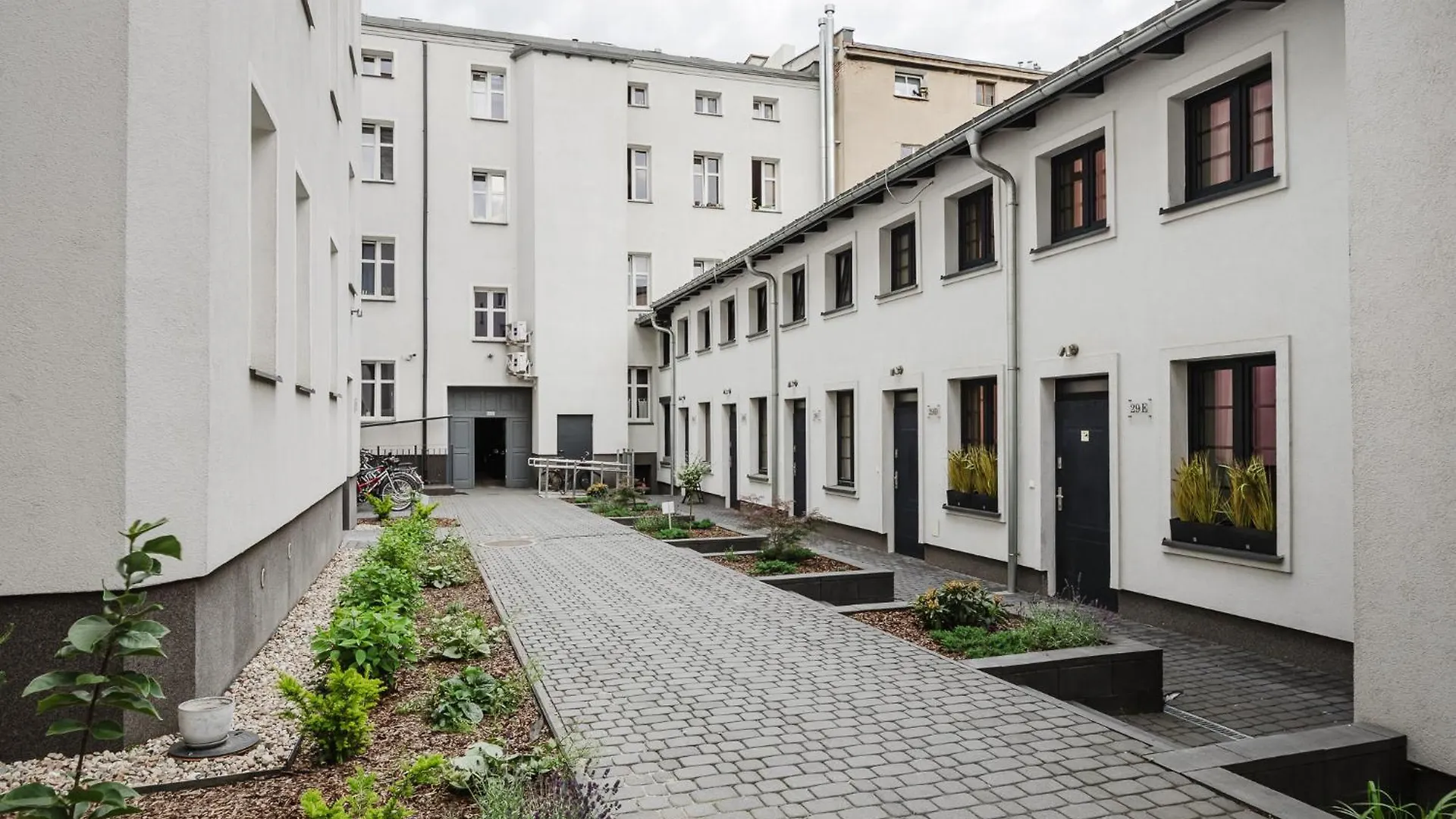 Jezyce Comfort Apartment By Bookinghost بوزنان